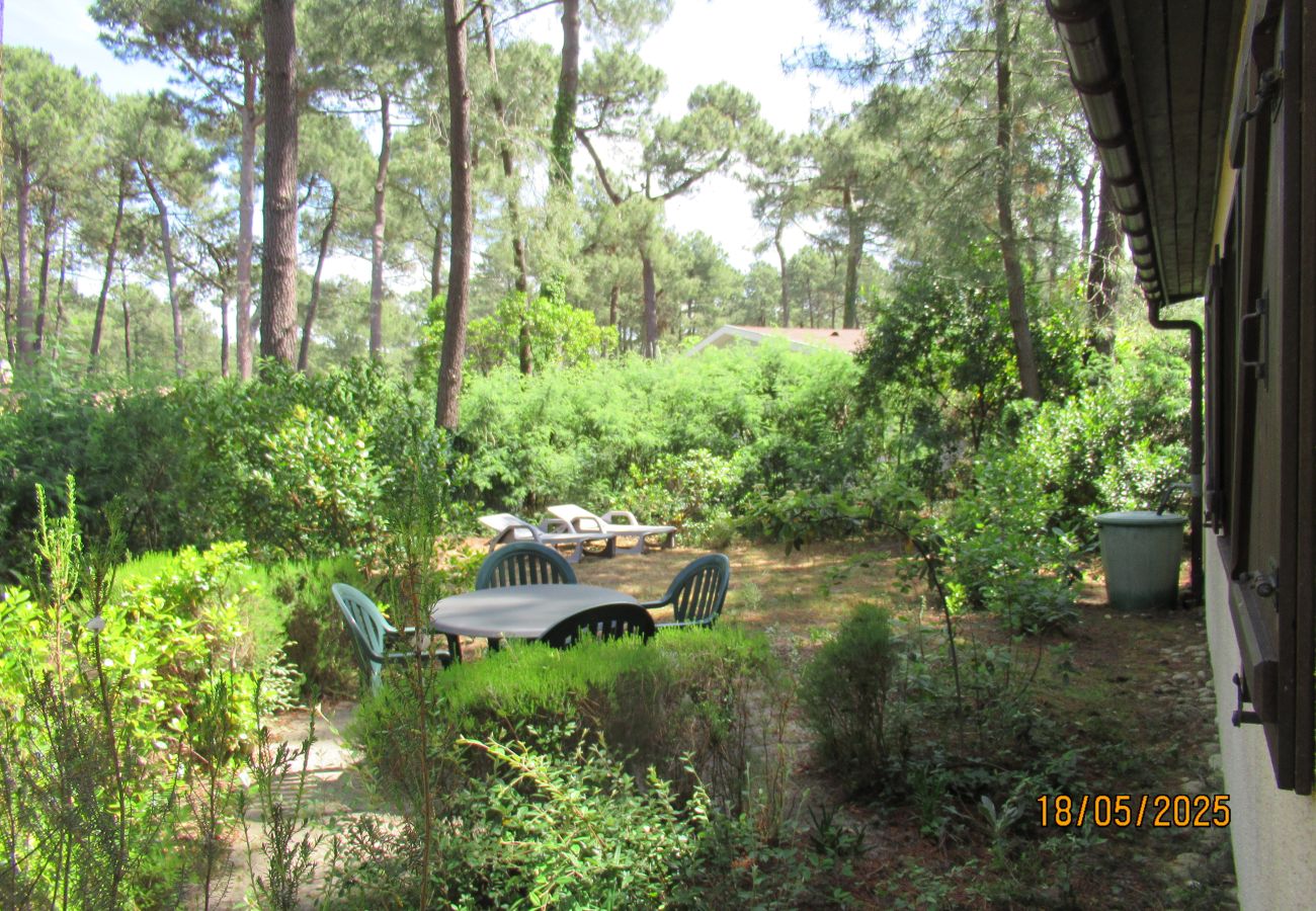 Chalet in Grayan-et-l´Hôpital - Chalet France 15