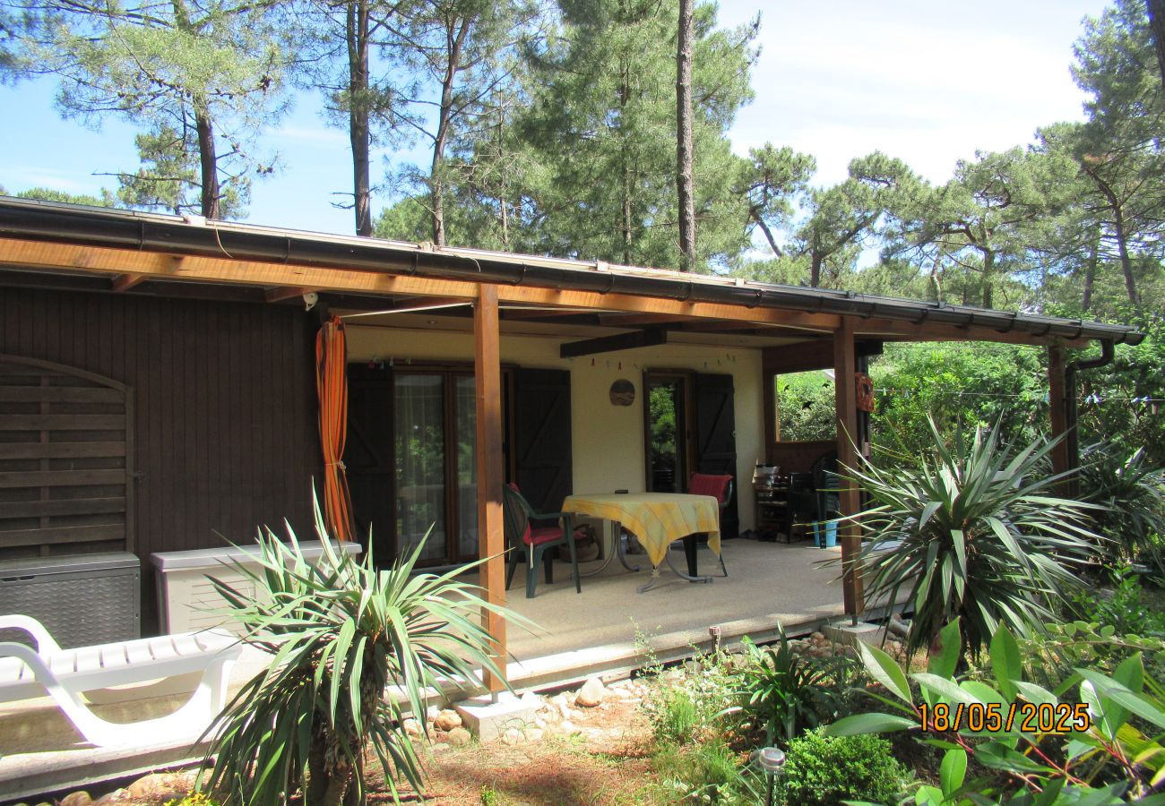 Chalet in Grayan-et-l´Hôpital - Chalet France 15