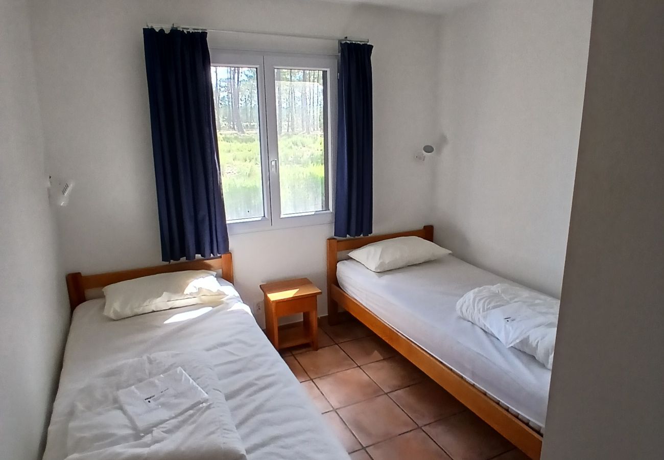 Chalet in Grayan-et-l´Hôpital - Chalet Ile de la Société 4
