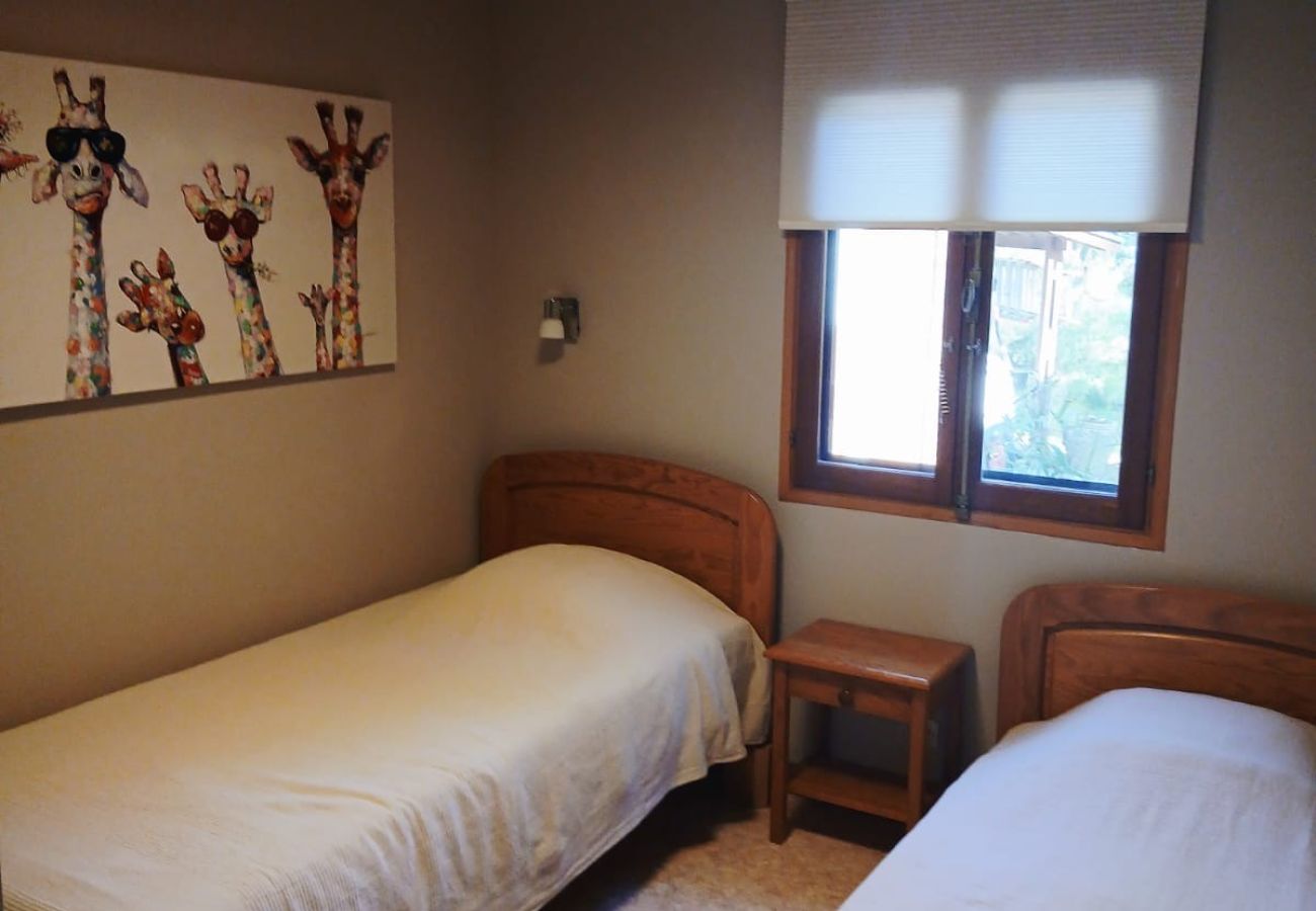 Chalet in Grayan-et-l´Hôpital - Chalet Virginie 1