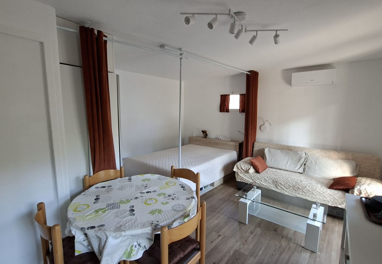 Studio in Grayan-et-l´Hôpital - Studio URSS 10 Est