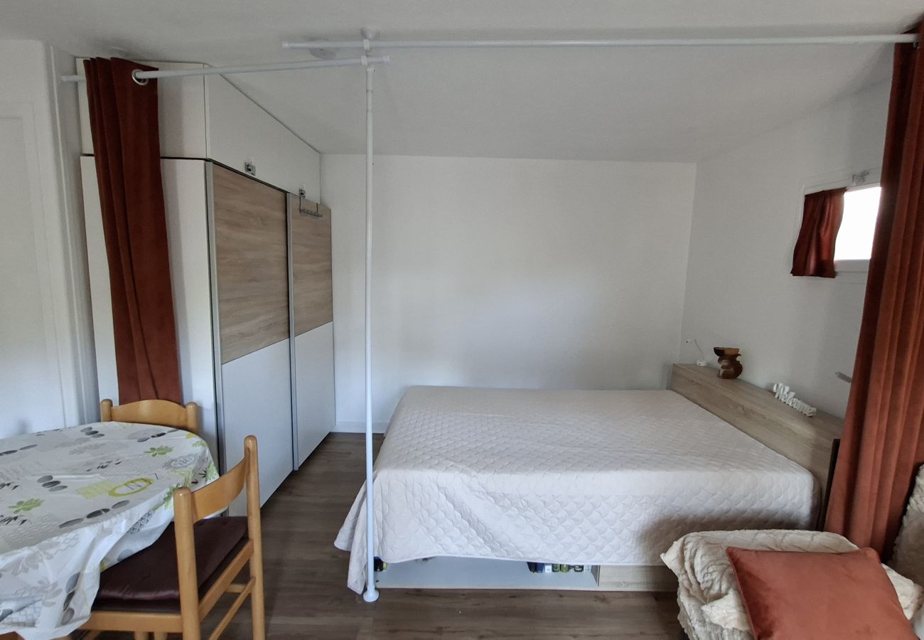 Studio in Grayan-et-l´Hôpital - Studio URSS 10 Est