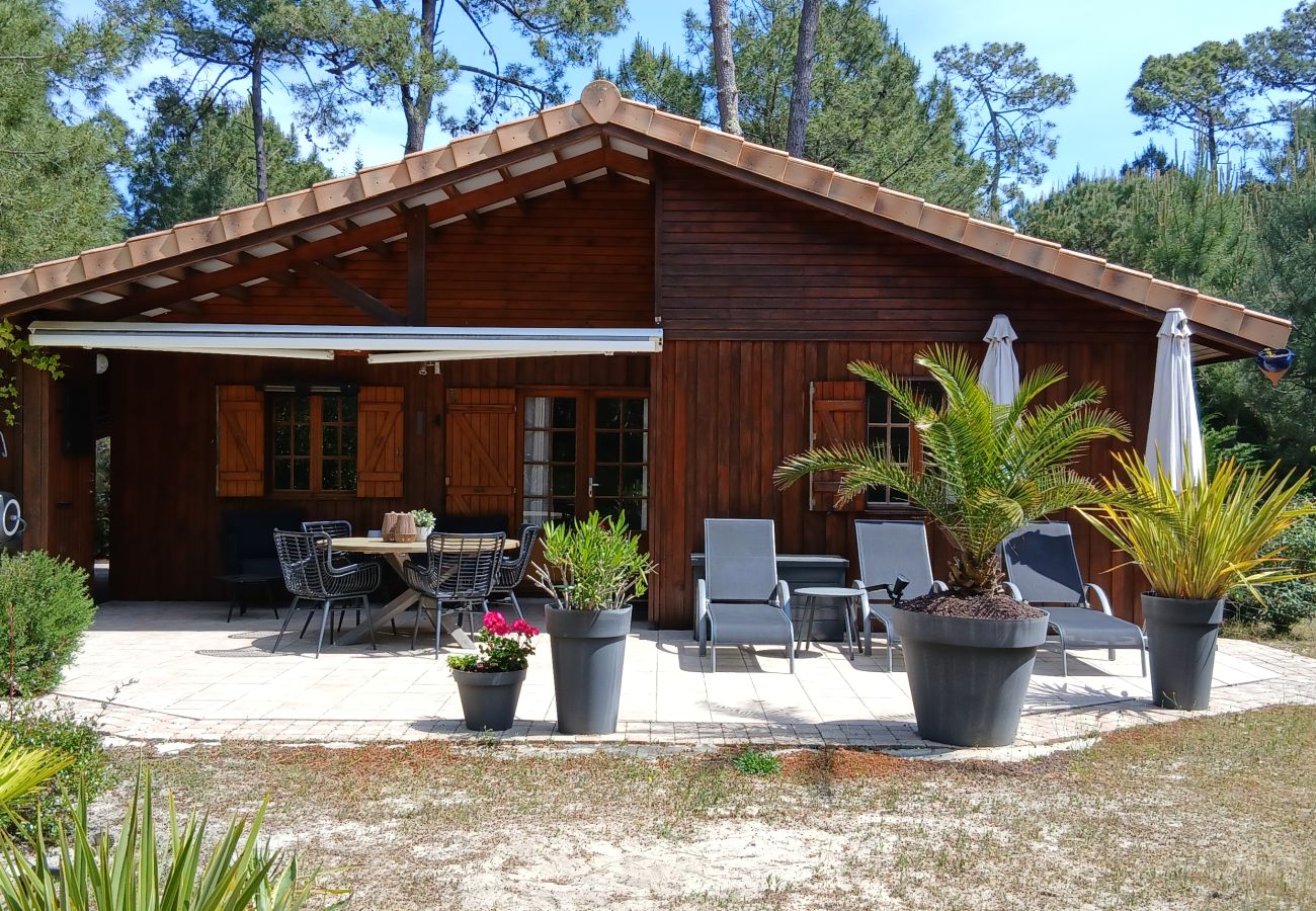 Chalet in Grayan-et-l´Hôpital - Chalet Colorado 2