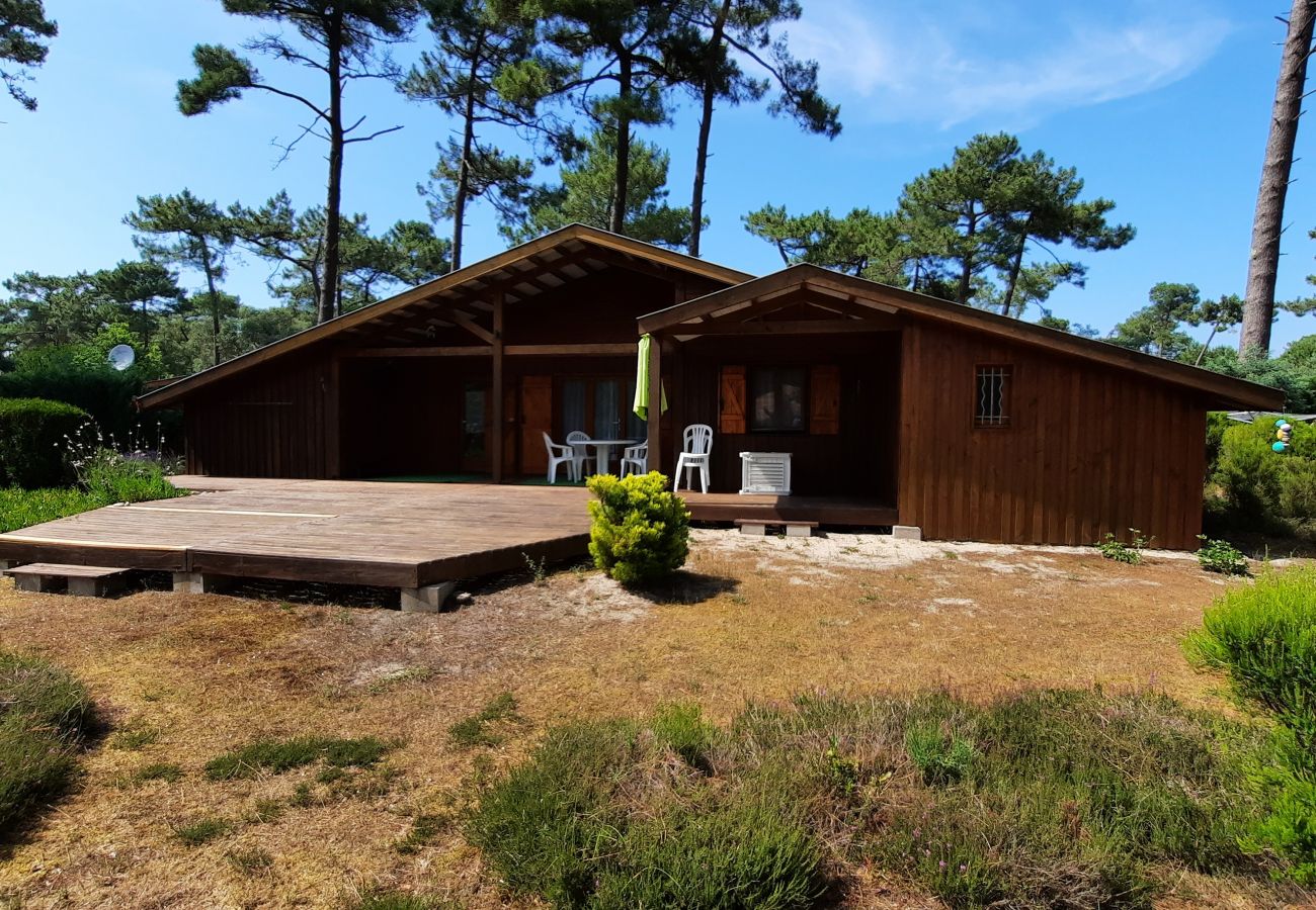 Chalet in Grayan-et-l´Hôpital - Chalet Arizona 1