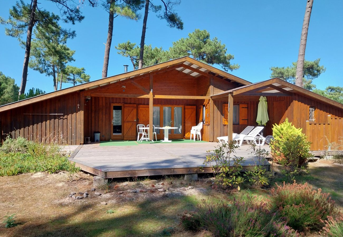 Chalet in Grayan-et-l´Hôpital - Chalet Arizona 1