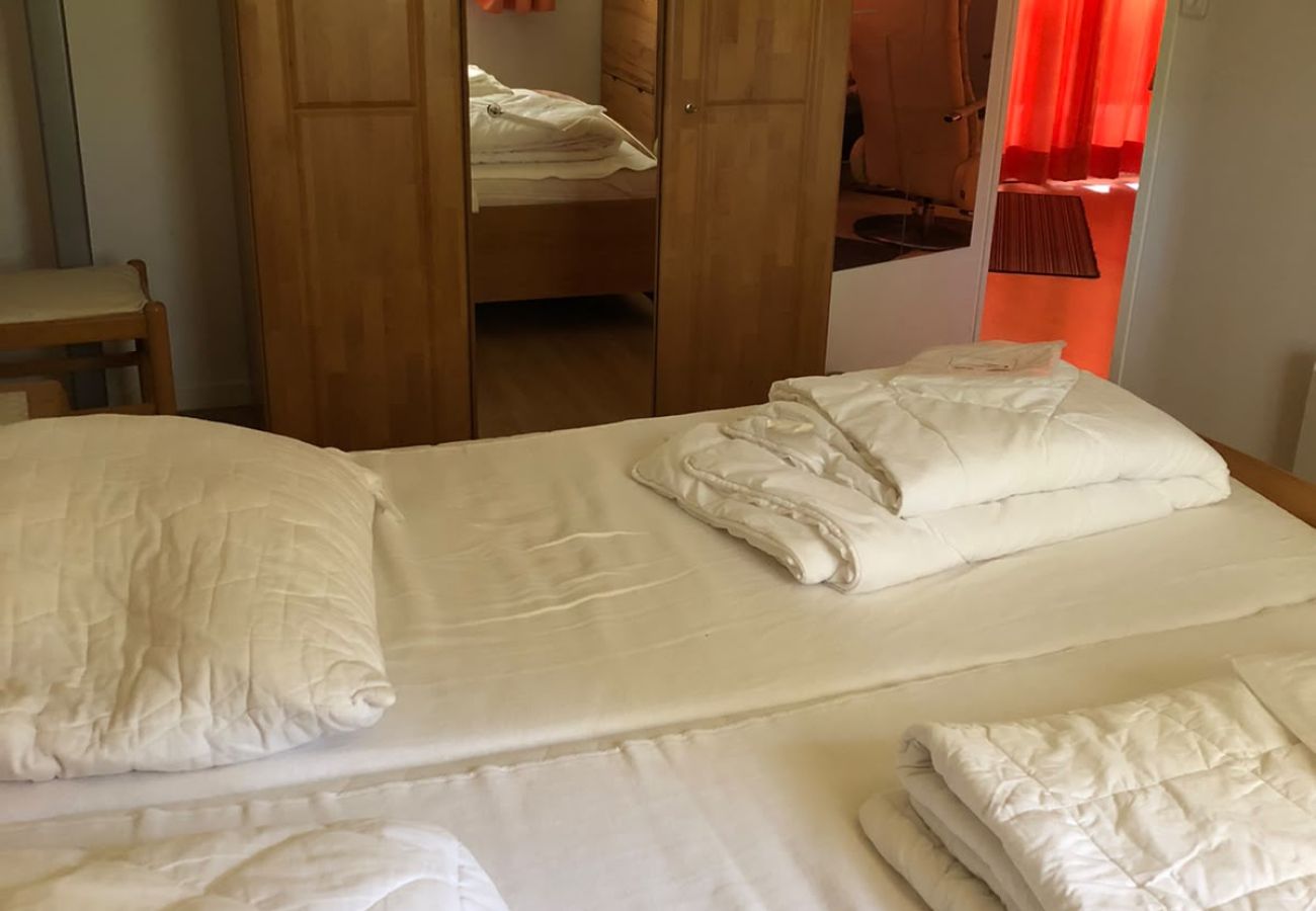 Chalet in Grayan-et-l´Hôpital - Chalet Suède 1