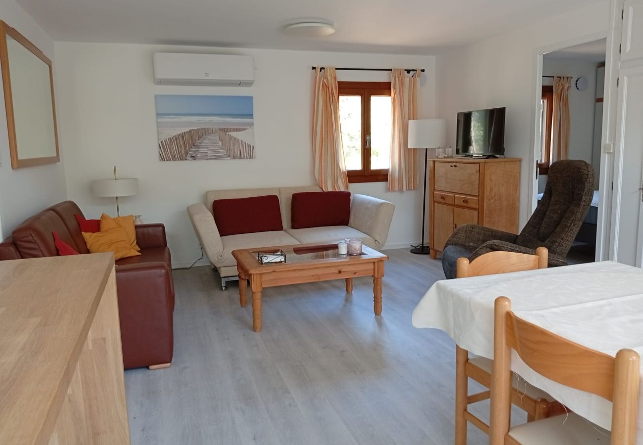 Chalet in Grayan-et-l´Hôpital - Chalet Rio 2