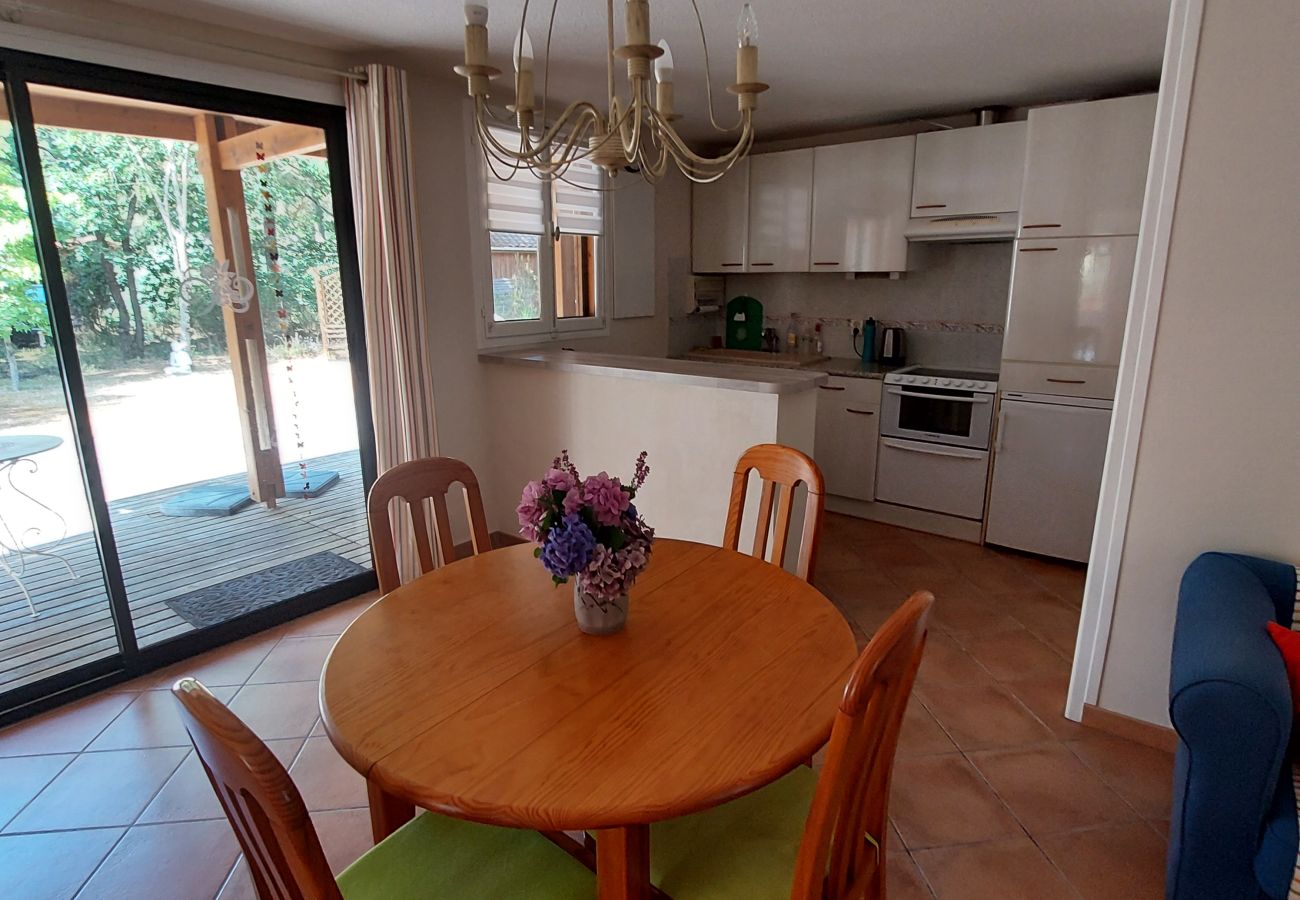 Chalet in Grayan-et-l´Hôpital - Chalet Canada 3