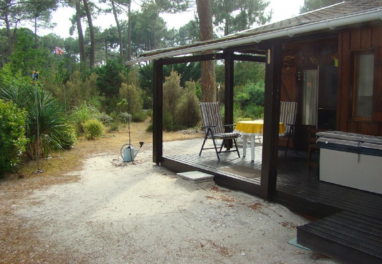 Townhouse in Grayan-et-l´Hôpital - URUGUAY 1 EST